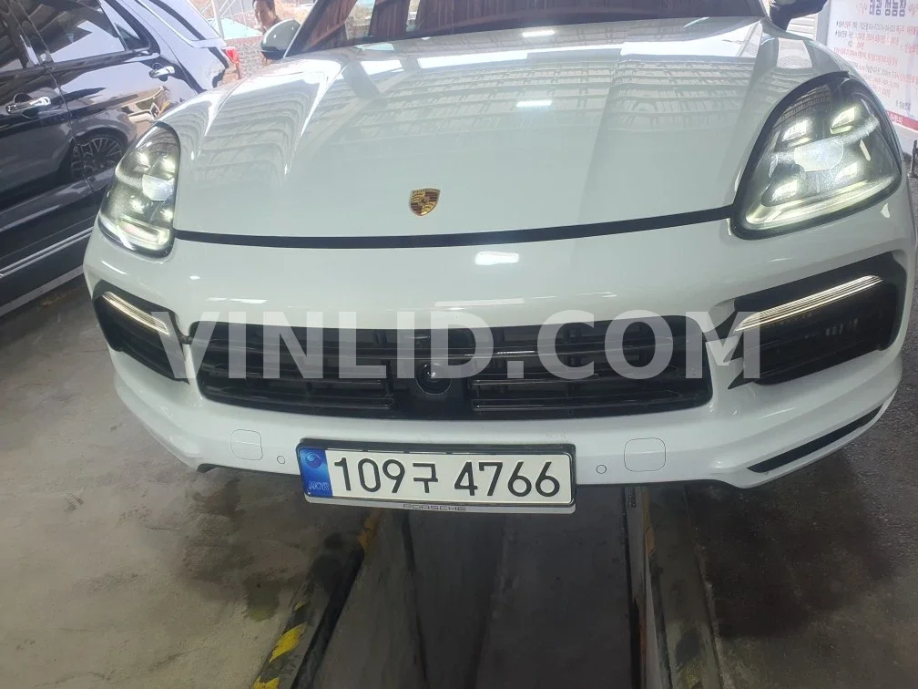 2021 Porsche Cayenne E-Hybrid COUPE (5 Seater) - Photo 1