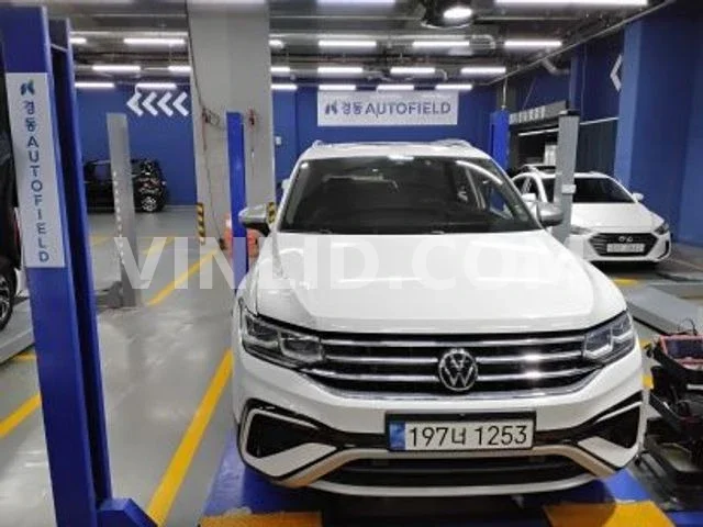 2023 Volkswagen Tiguan E - Photo 1