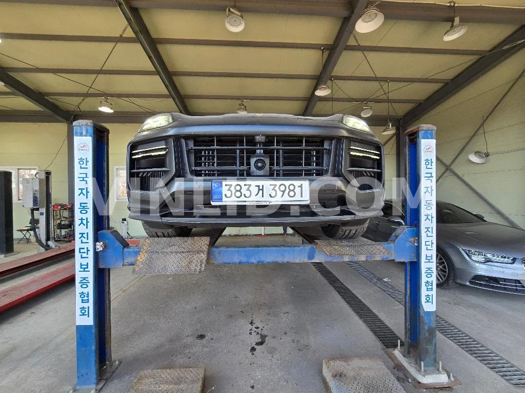 2024 Porsche Cayenne Turbo GT - Photo 1