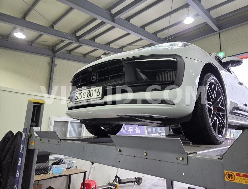 2023 Porsche Macan GTS - Photo 1