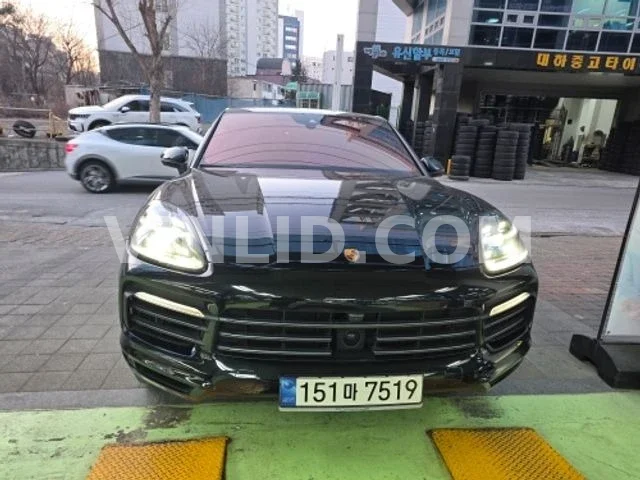 2022 Porsche Cayenne - Photo 1