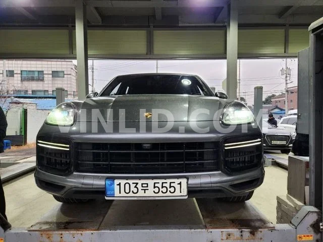 2021 Porsche Cayenne - Photo 1