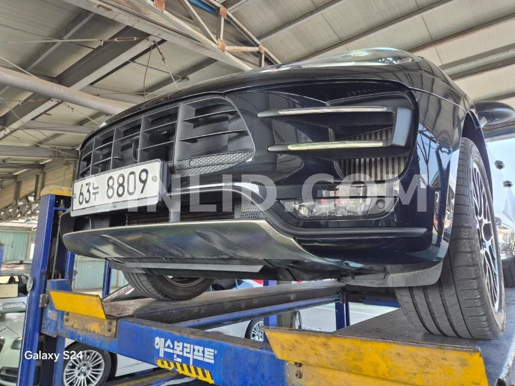 2015 Porsche Macan Turbo - Photo 1