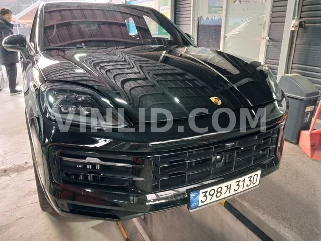 2024 Porsche Cayenne COUPE (5 Seater) - Photo 1