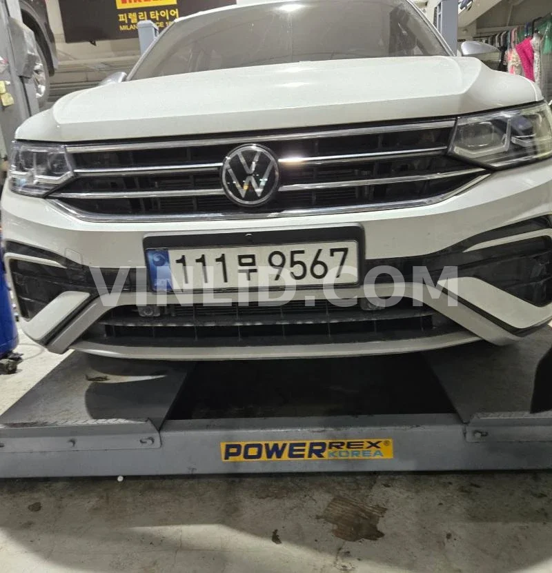 2023 Volkswagen Tiguan Allspace - Photo 1