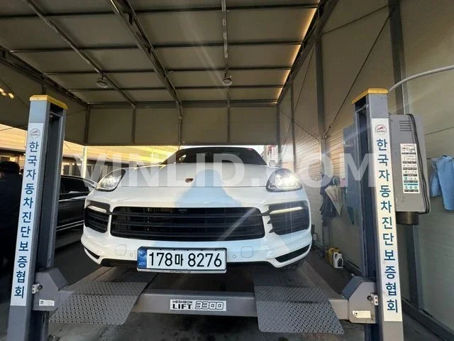 2021 Porsche Cayenne - Photo 1