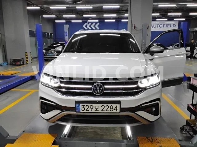 2023 Volkswagen Tiguan - Photo 1
