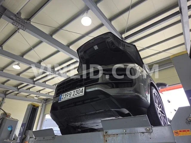 2025 Porsche Cayenne - Photo 1