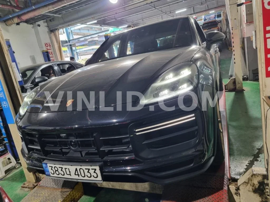 2022 Porsche Cayenne Turbo GT - Photo 1