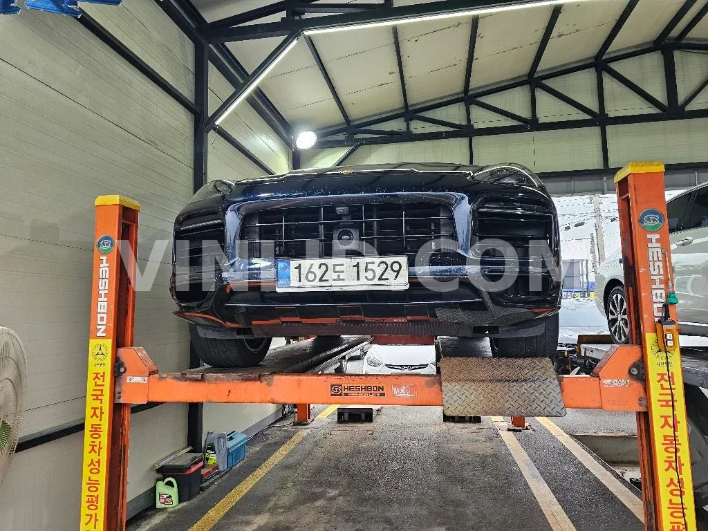 2021 Porsche Cayenne E-Hybrid COUPE (5 Seater) - Photo 1