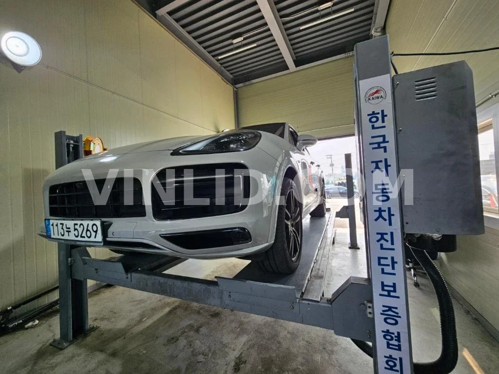 2020 Porsche Cayenne E-Hybrid COUPE (5 Seater) - Photo 1
