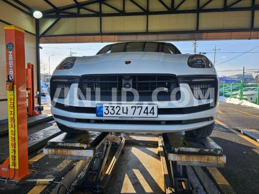 2023 Porsche Macan S - Photo 1