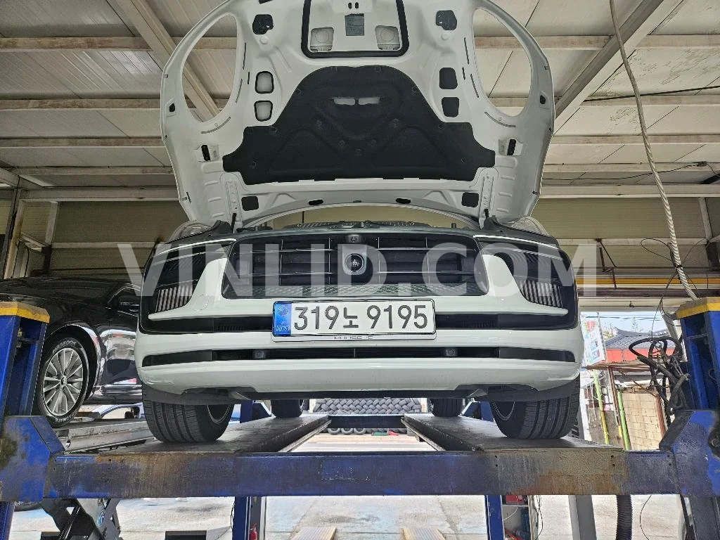 2022 Porsche Macan S - Photo 1