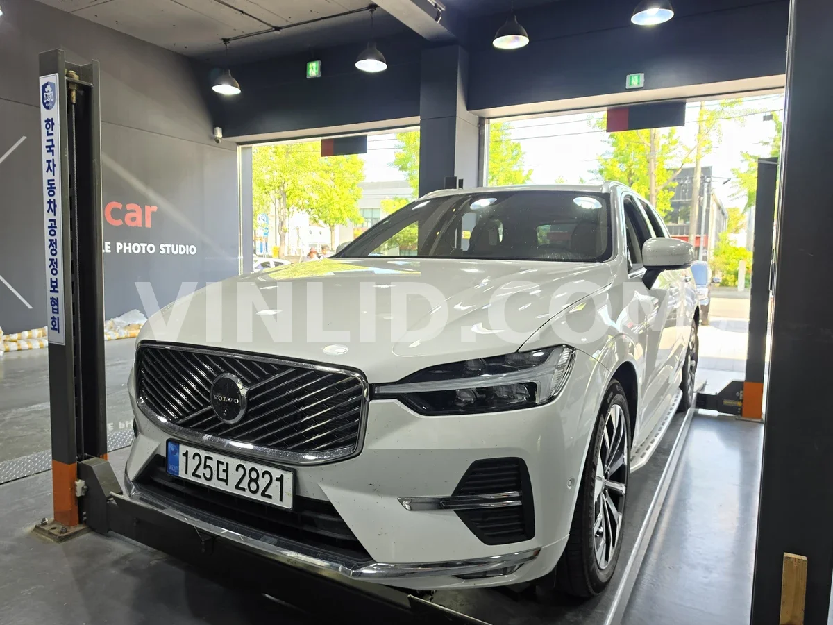 2025 Volvo XC 60 - Photo 1