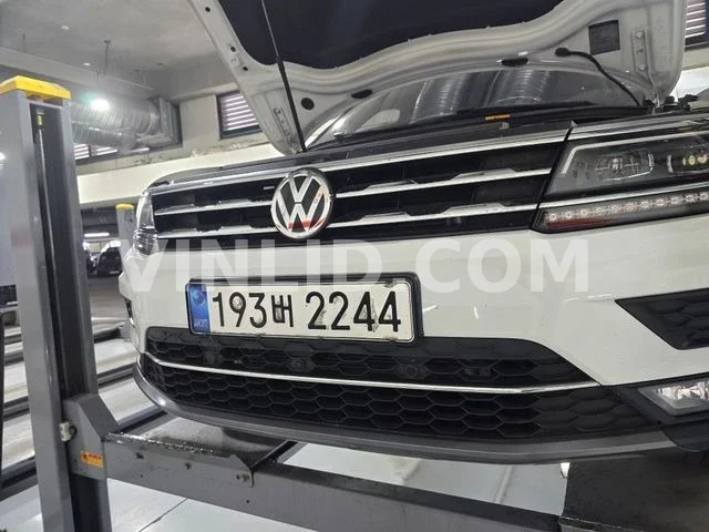 2020 Volkswagen Tiguan - Photo 1