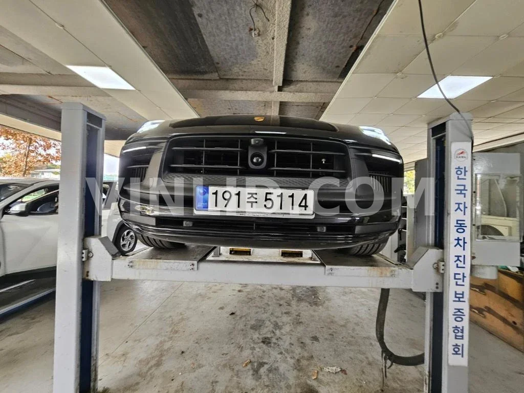 2023 Porsche Macan GTS - Photo 1