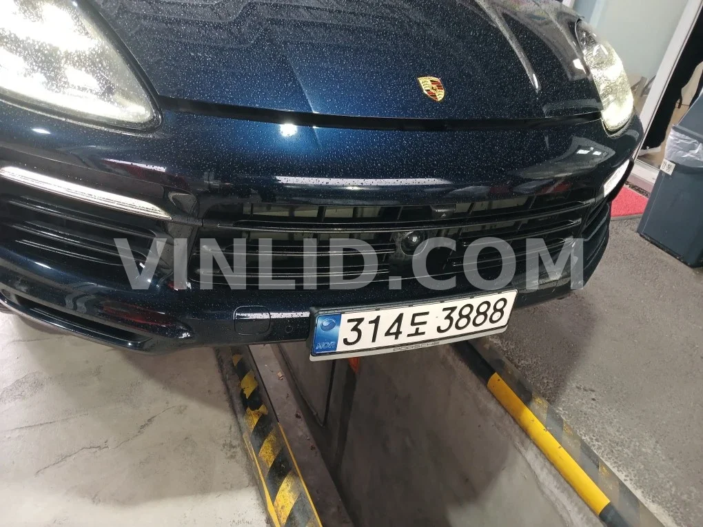 2022 Porsche Cayenne E-Hybrid COUPE (5 Seater) - Photo 1