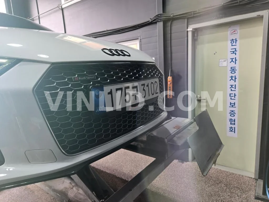 2017 Audi R8 Coupe V10 Plus - Photo 1
