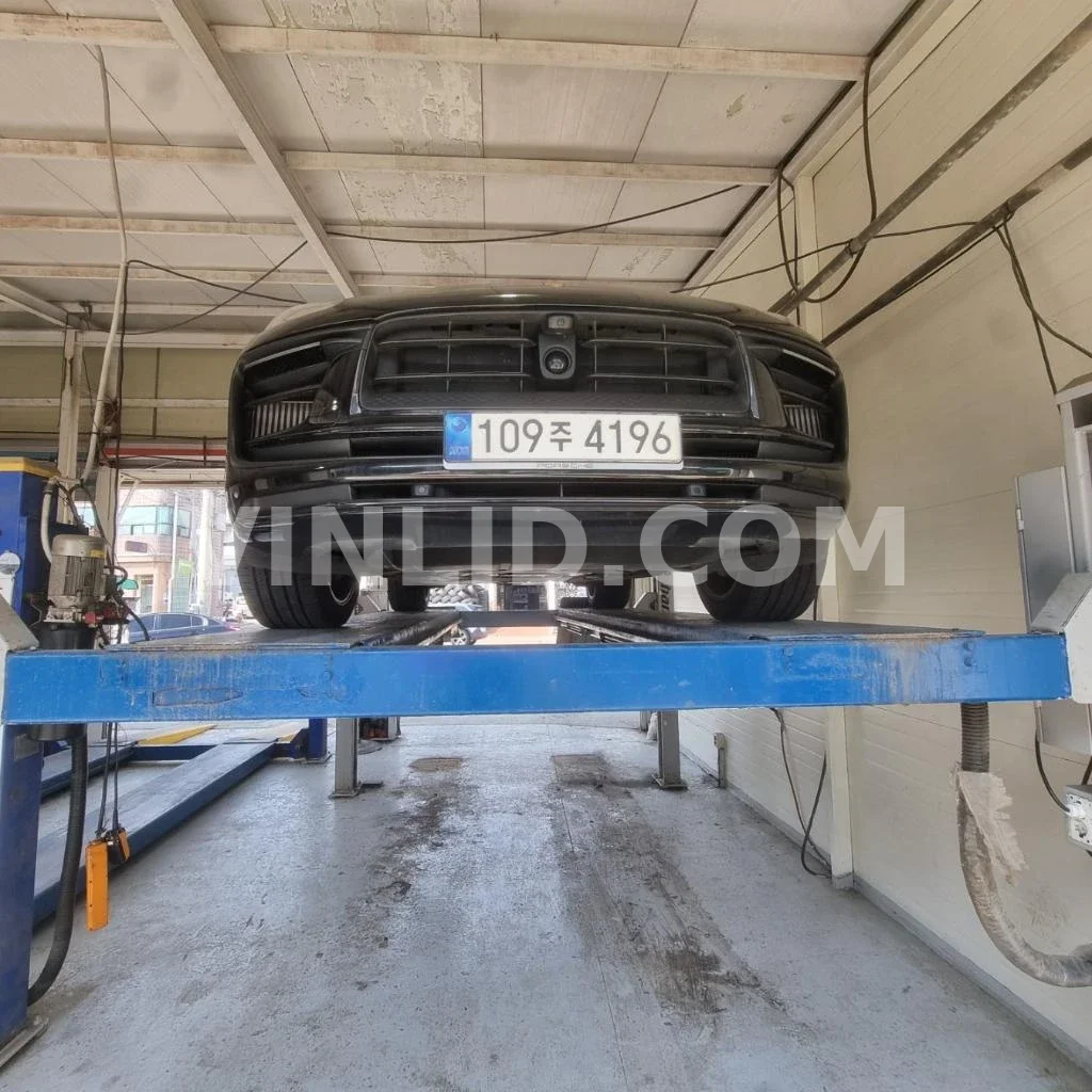 2022 Porsche Macan - Photo 1