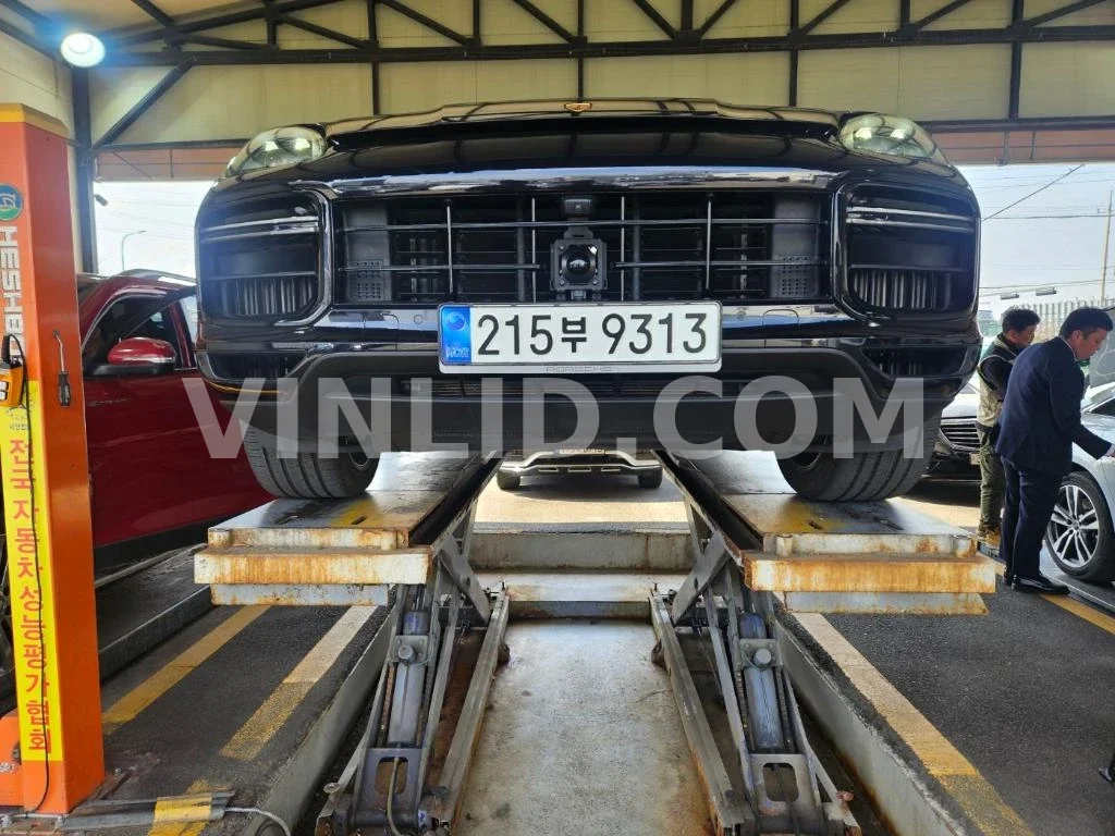 2020 Porsche Cayenne Turbo - Photo 1
