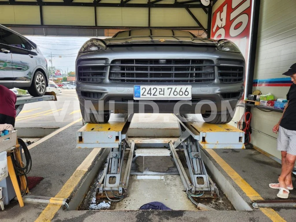 2021 Porsche Cayenne COUPE (5 Seater) - Photo 1