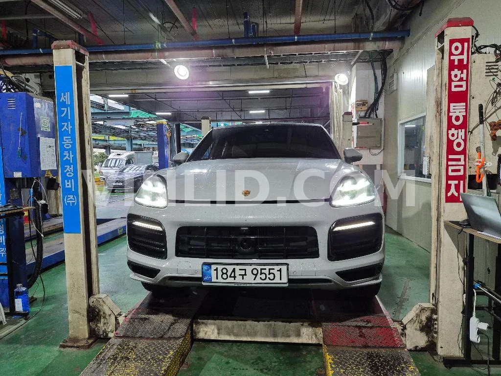 2021 Porsche Cayenne COUPE (5 Seater) - Photo 1