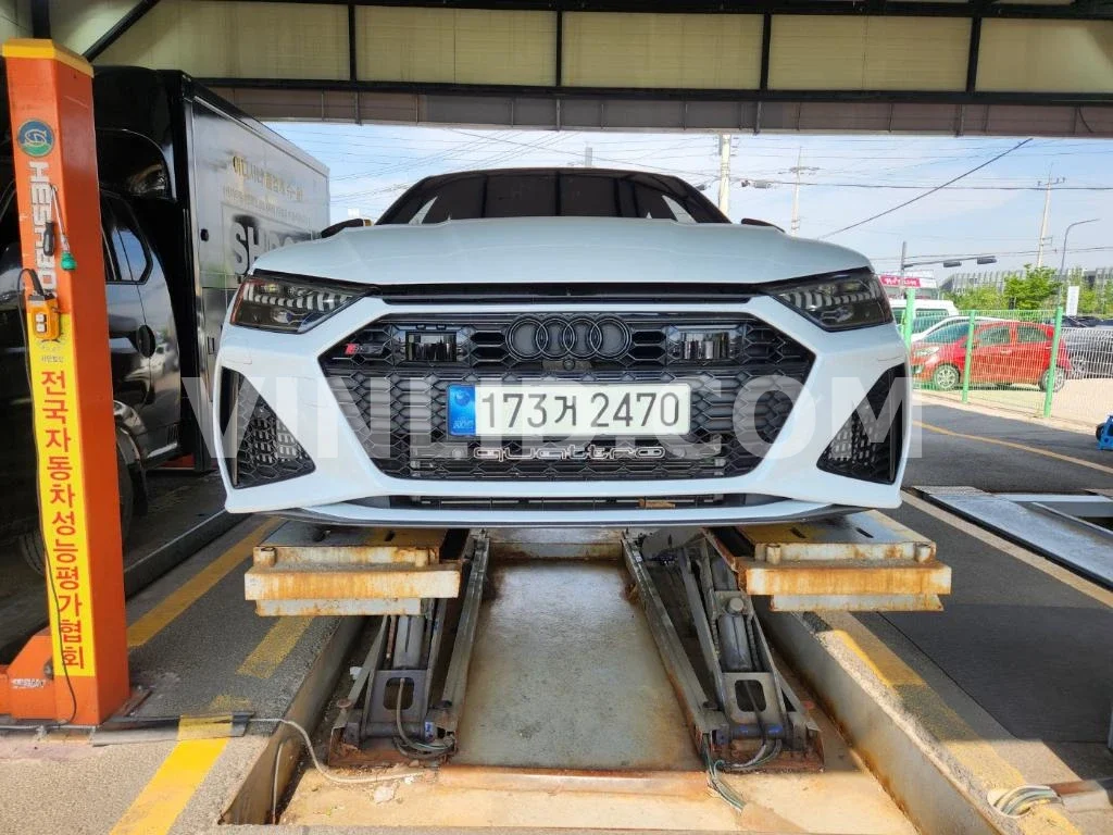2021 Audi RS 7 - Photo 1