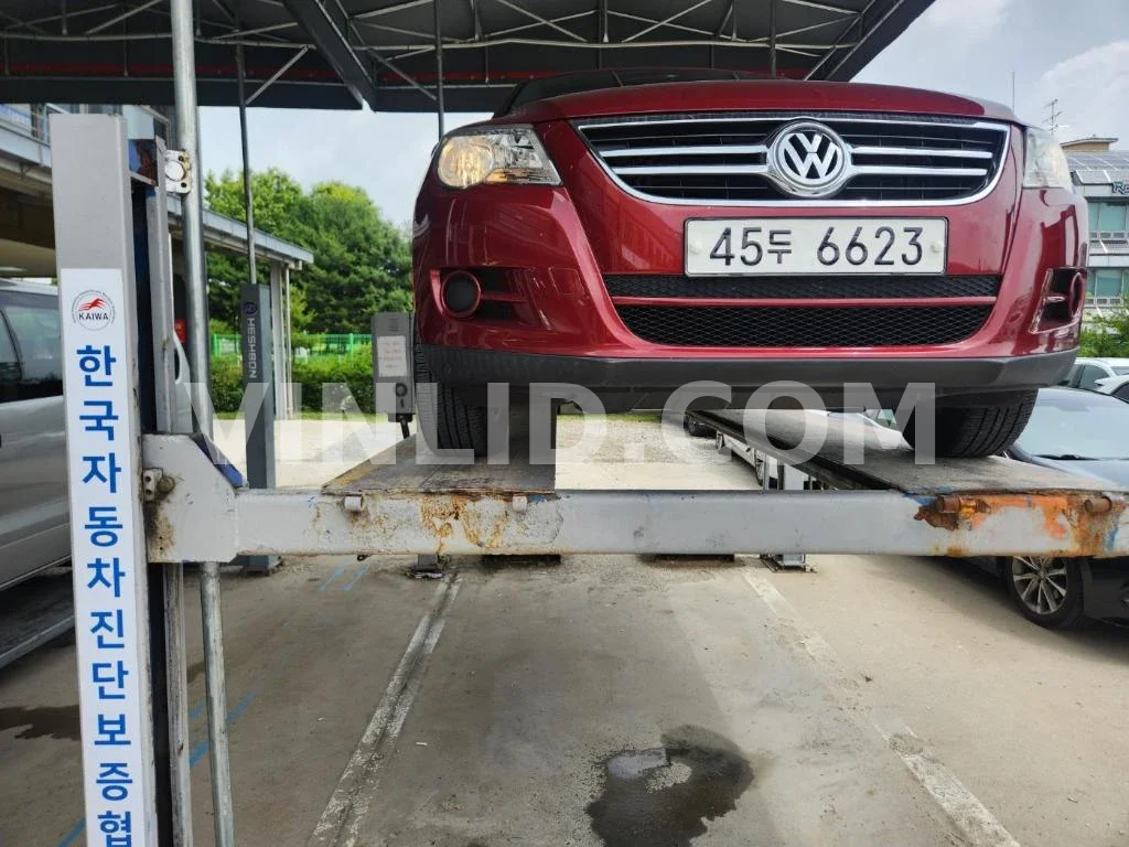 2009 Volkswagen Tiguan - Photo 1
