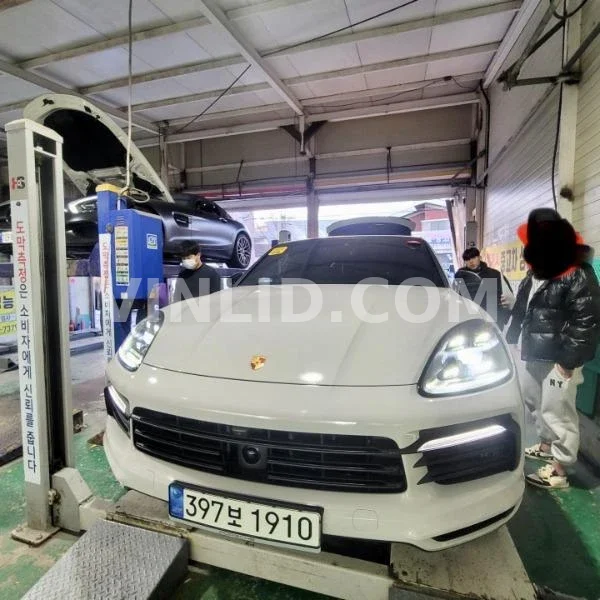2021 Porsche Cayenne COUPE (5 Seater) - Photo 1
