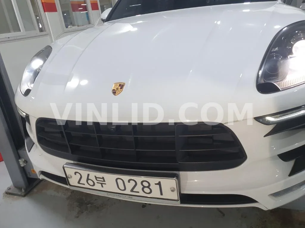 2017 Porsche Macan GTS - Photo 1