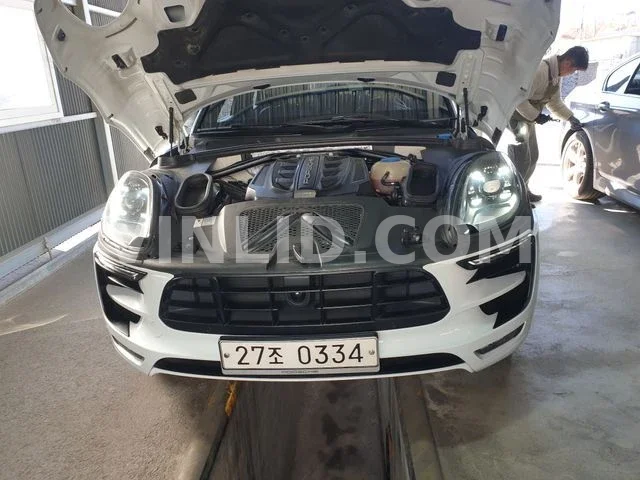 2017 Porsche Macan GTS - Photo 1